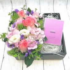 Lace Trim Pot Bouquet